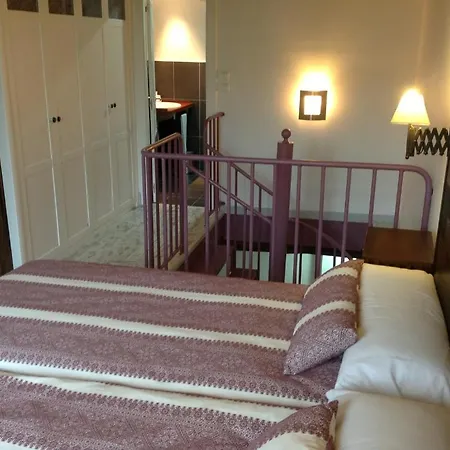 Apartamentos Rurales La Villa De Piedra Cartes Room photo